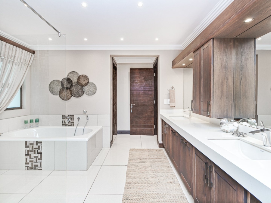 5 Bedroom Property for Sale in Pecanwood Estate North West